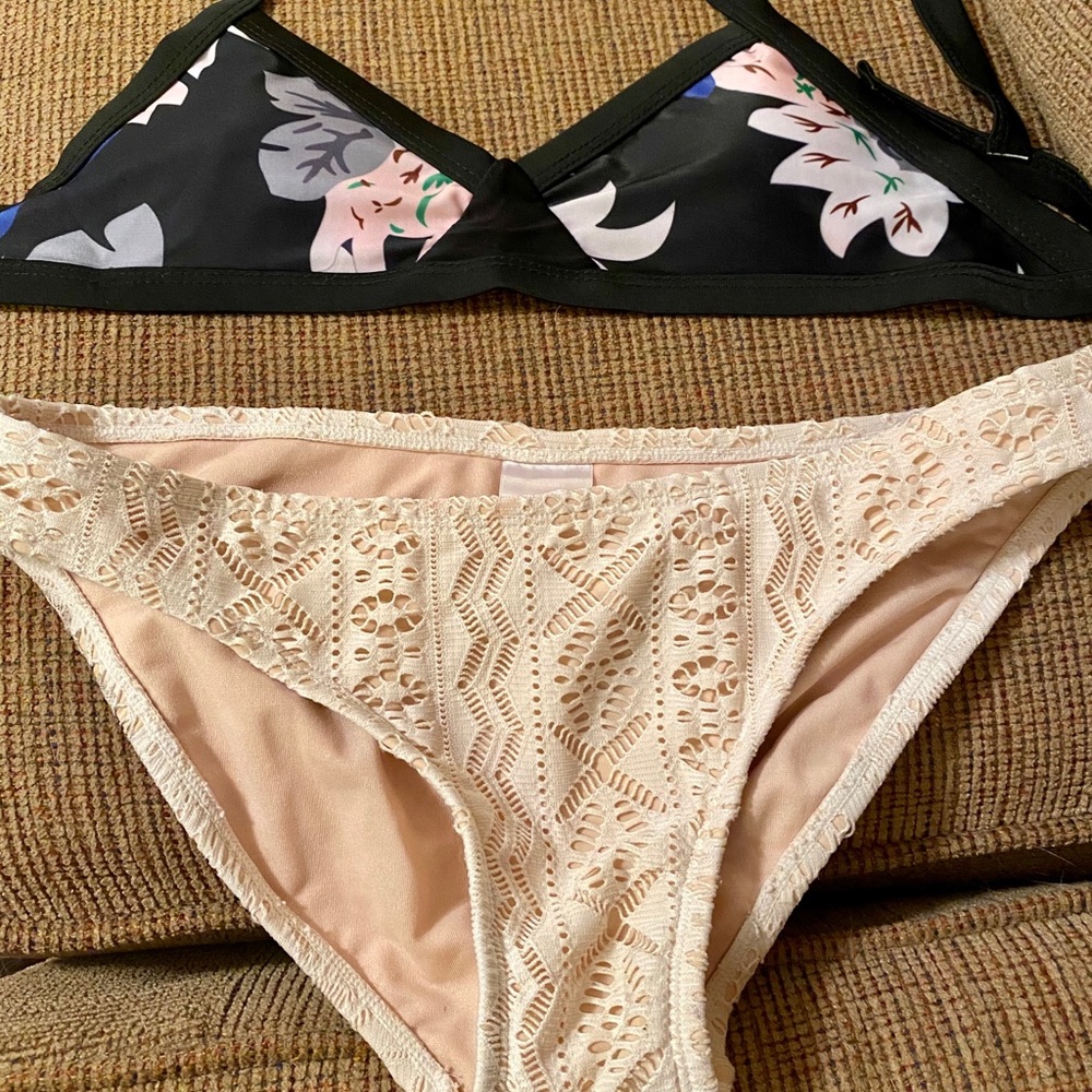 Women’s swimsuit size M